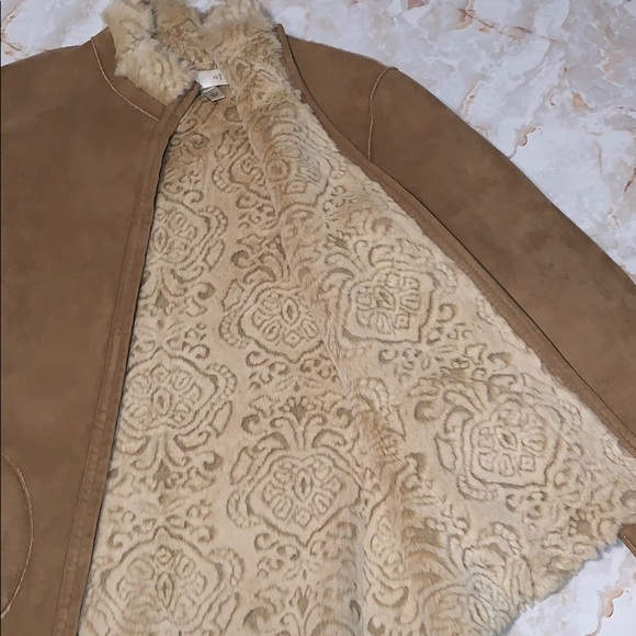 ⭐️ COLDWATER CREEK SUEDE/FAUX FUR JACKET - Picture 3 of 7